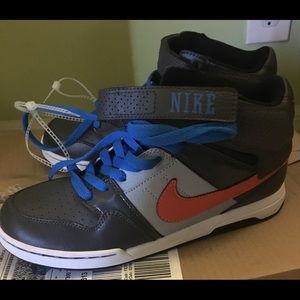 Nike hightop shoes